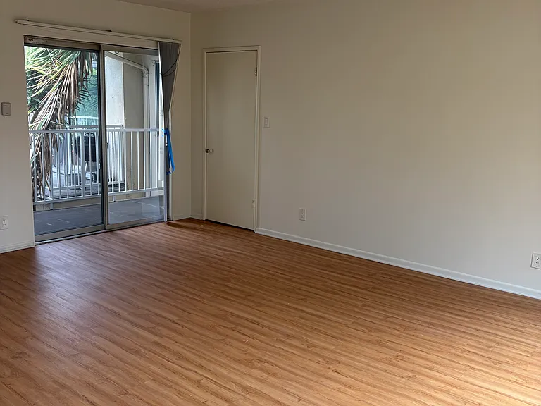 847 9th St #7 — Photo 3