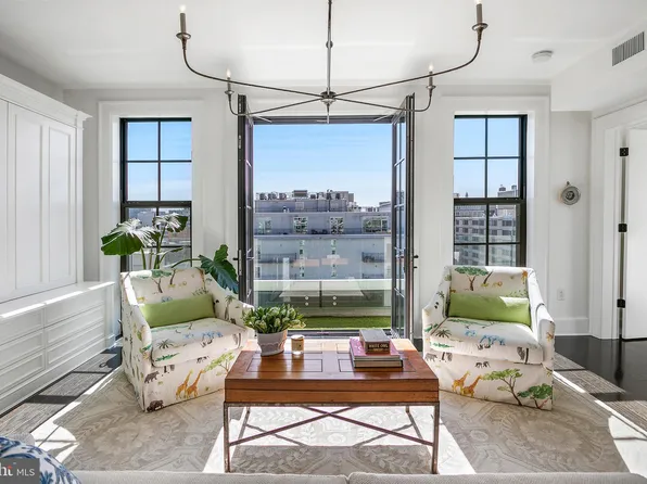 1011 M St NW Unit 902, Washington, DC 20001