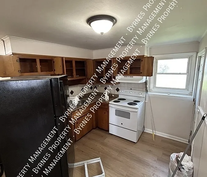 148 Charlton St #C — Photo 4