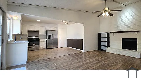 5 bed, 1434 sqft, $2,350 — Photo 3
