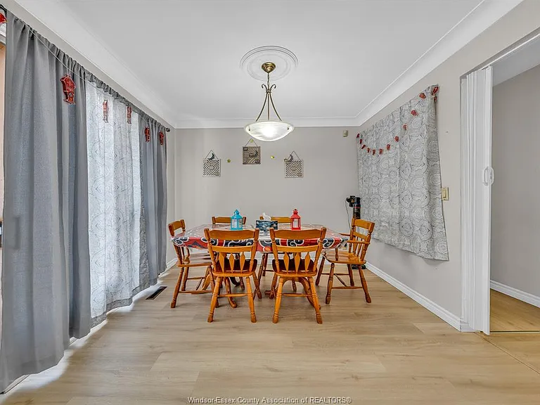 2450 McKay Ave — Photo 16
