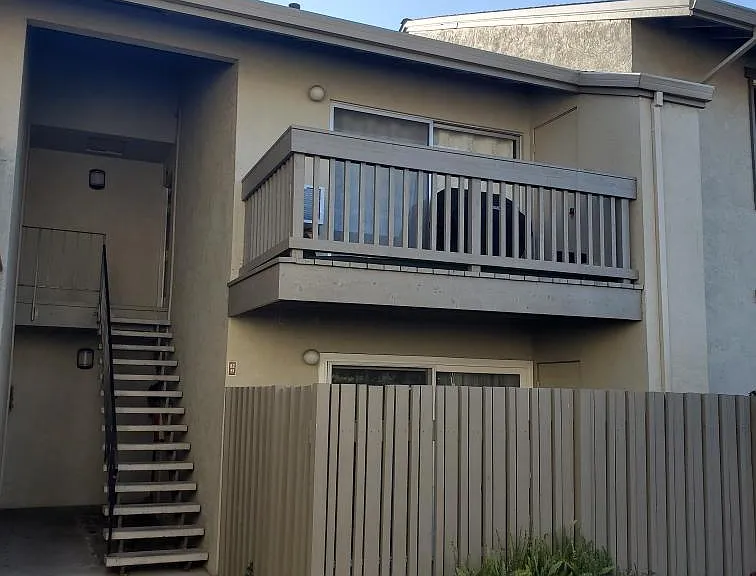 Upper level unit