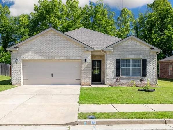 5132 Shellback Dr, Millington, TN 38053