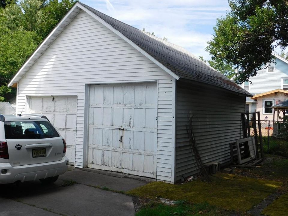 2nd image of 182 W End Ave
