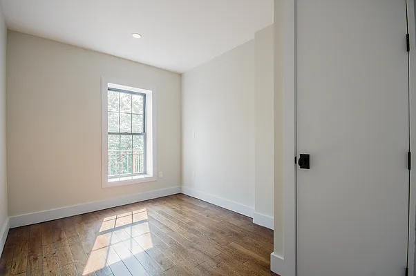 Rented by Nooklyn NYC LLC | media 29