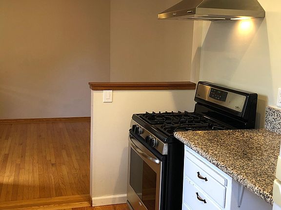 4th image of 862 Cambridge Ave