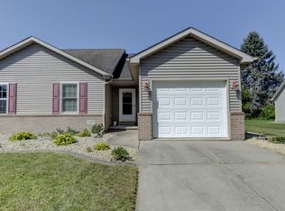 1107 Pine Creek Rd, Valparaiso, IN 46383