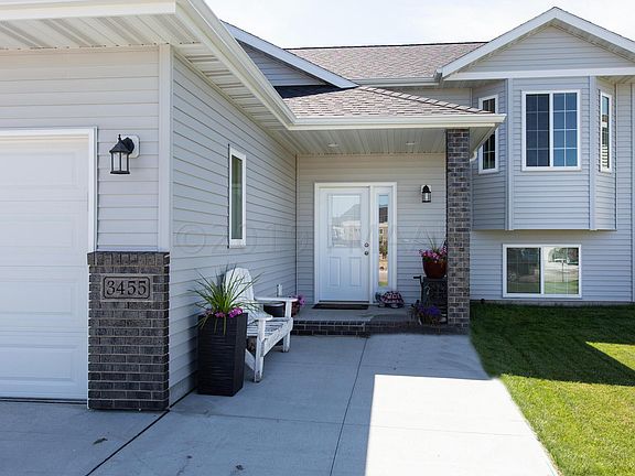 4th image of 3455 17th St S