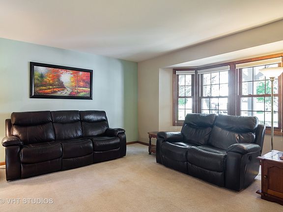 3rd image of 4305 Sandlewood Ln