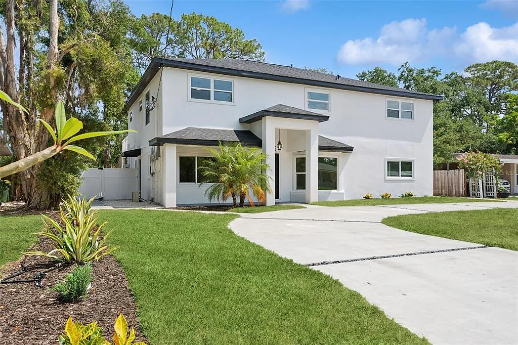 6 bed, 5.0 bath, 3432 sqft, $6,250 — Photo 2