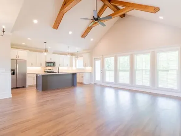 19 Prescott Dr, Ray City, GA 31645