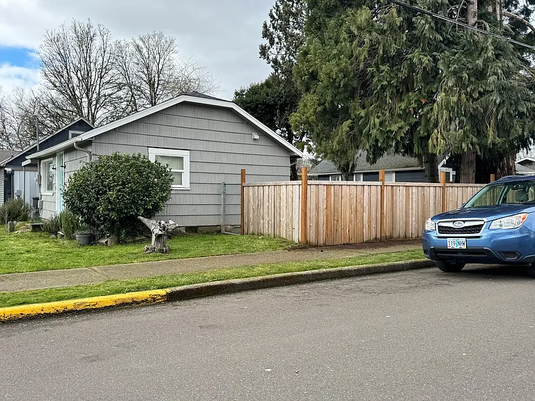 549 NE 17th St — Photo 6