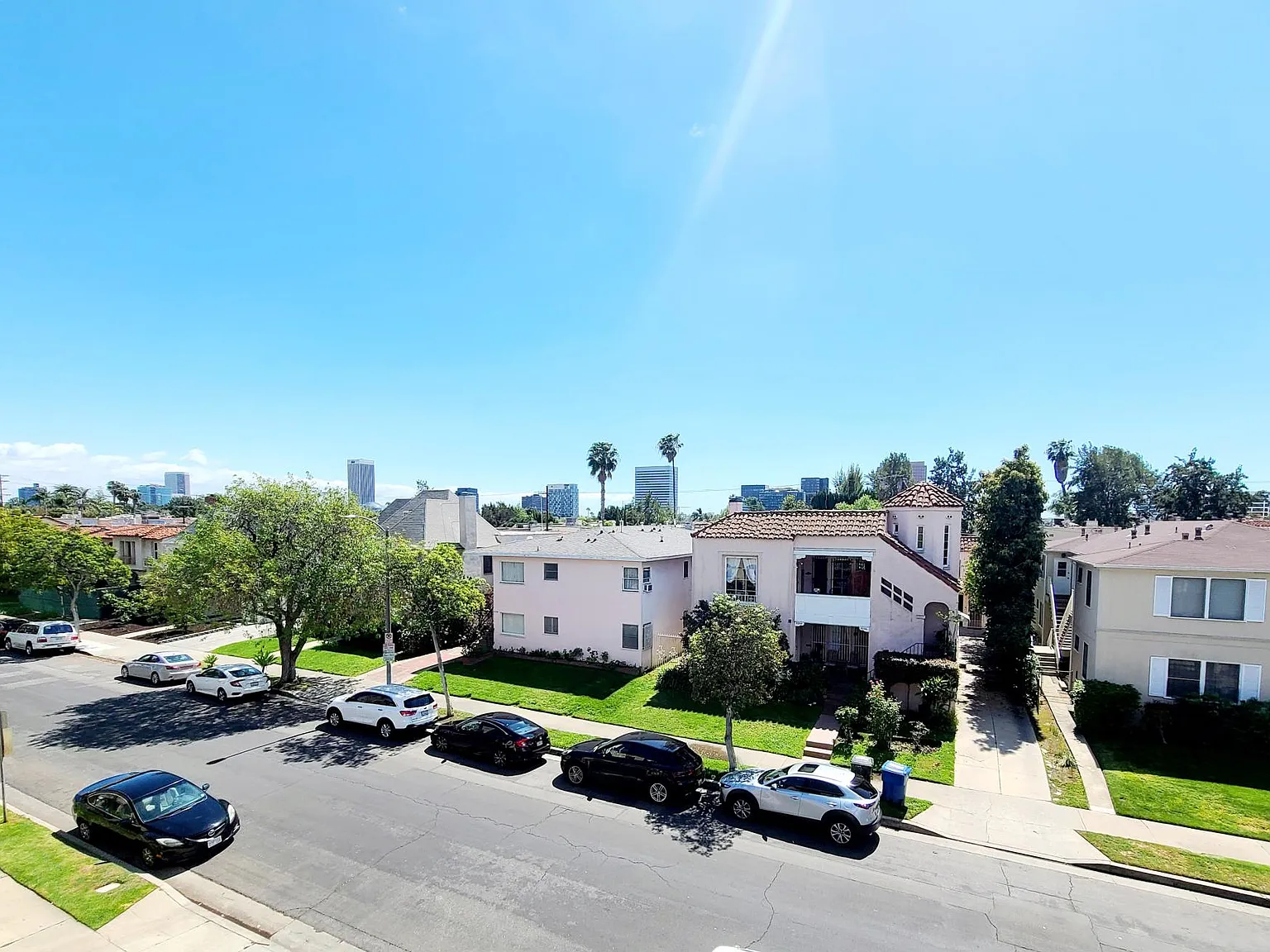 8251 Blackburn Ave — Photo 2