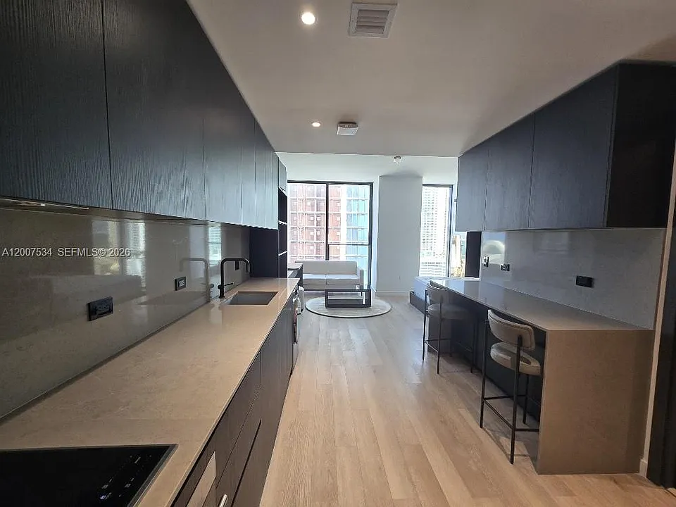20 NE 11th St #2307