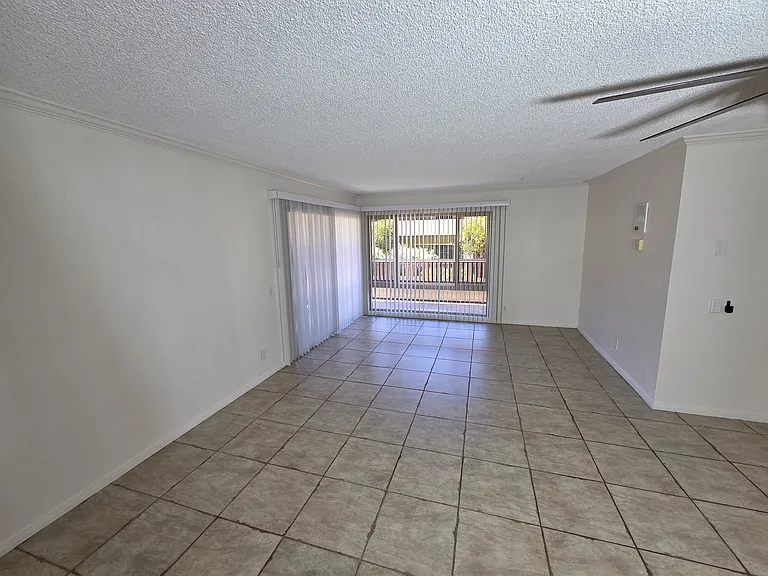 2530 Clairemont Dr #107 — Photo 7