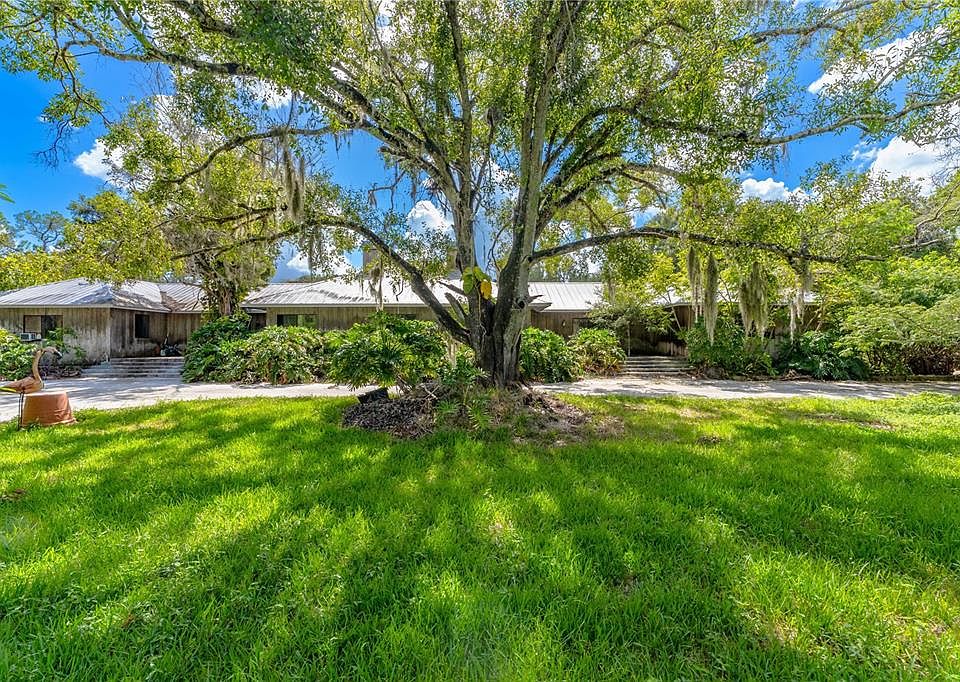 1st image of 2140 Desoto Rd