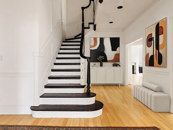 901 Lexington Avenue image 13 of 20