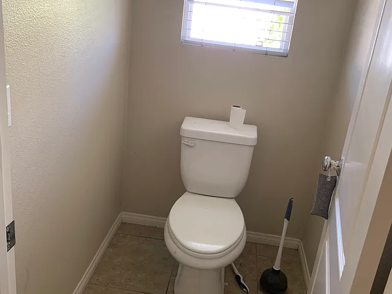 405 S Mountain View St — Photo 16