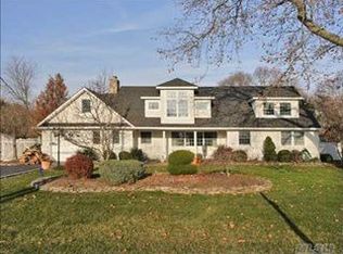 71 Elder Rd, Islip, NY 11751
