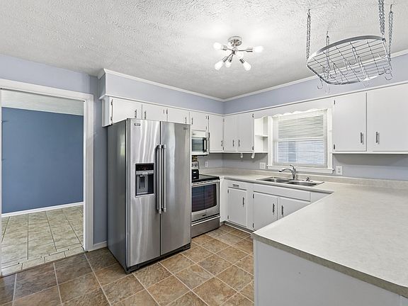 2nd image of 103 Highland View Dr