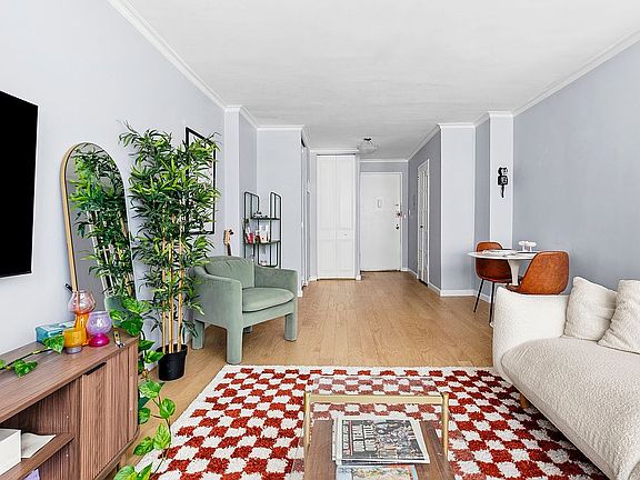 3rd image of 220 E 57th St APT 9F