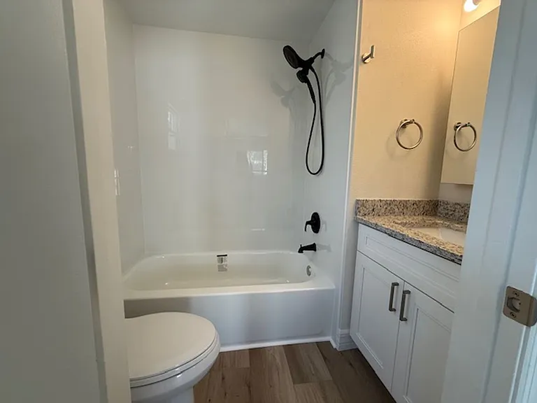 510 Jackson Ave — Photo 25