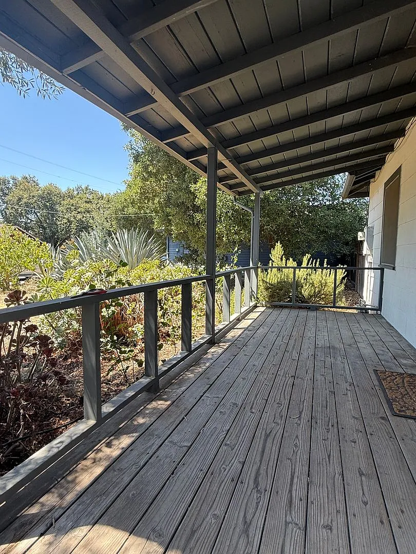 2 Bedroom 1 Bathroom Single Family Home just minutes to the historic Sonoma Plaza — Photo 2