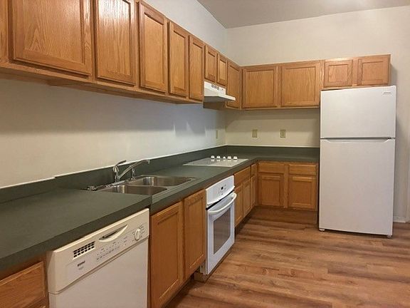 3rd image of 104 E Walworth Ave #104