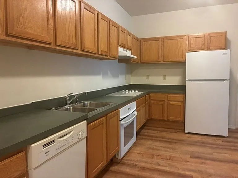 104 E Walworth Ave — Photo 3