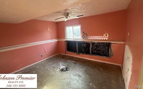 2nd image of 12915 Franklin St