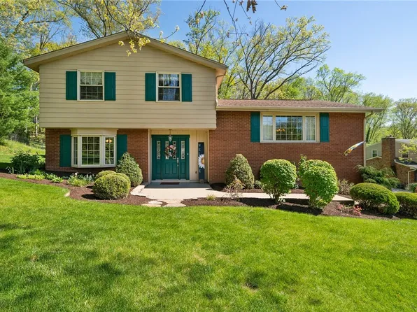212 Robinhood Ln, Canonsburg, PA 15317