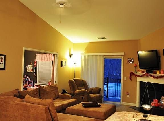 Great Room w/ Gas Fireplace