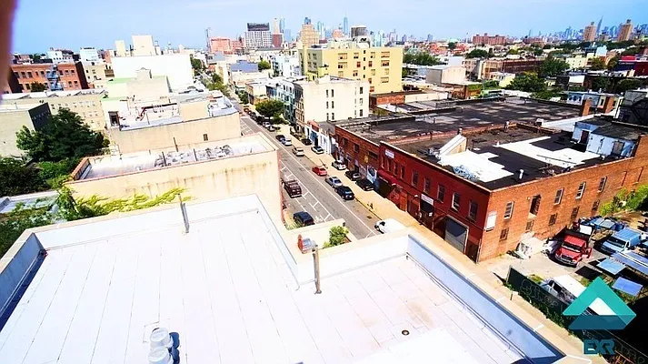 Rented by EXR | media 12