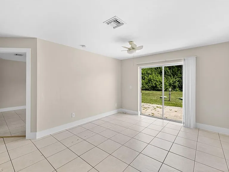 909 Jaguar Blvd — Photo 11