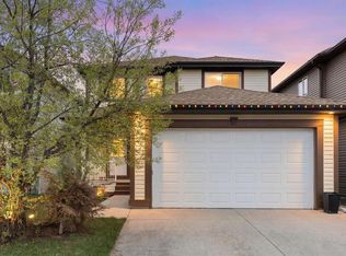 175 S Sunset Close, Cochrane, AB T4C 0B2