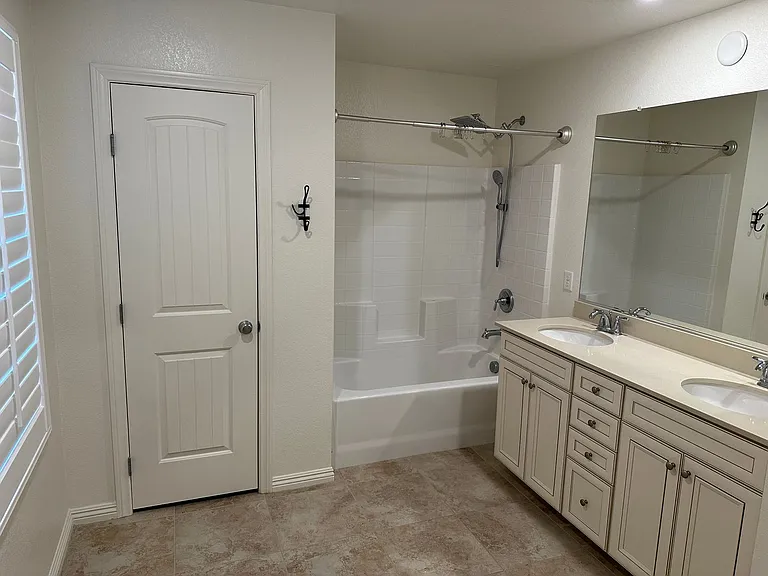 2983 Duverney Ave — Photo 44