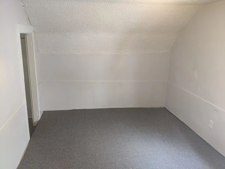 919 Washington St — Photo 10