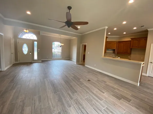 803 Wandering Ct, Granbury, TX 76049