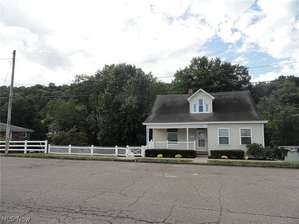 114 Virginia Ave photo 1