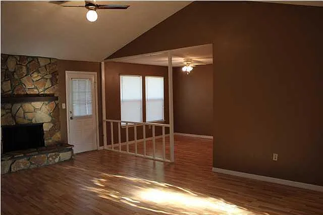 3 bed, 1168 sqft, $1,900 — Photo 4