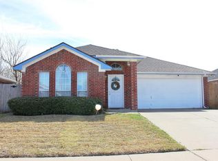 7019 Rovato Dr, Arlington, TX 76001