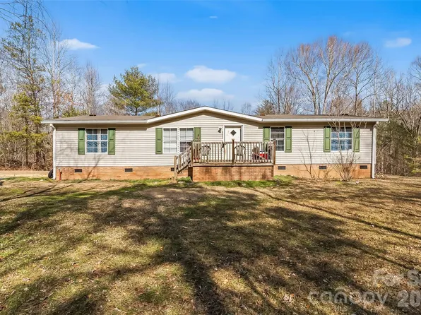 2380 Race Track St, Morganton, NC 28655