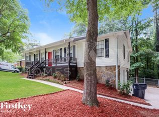 3863 Willow Holw, Douglasville, GA 30135