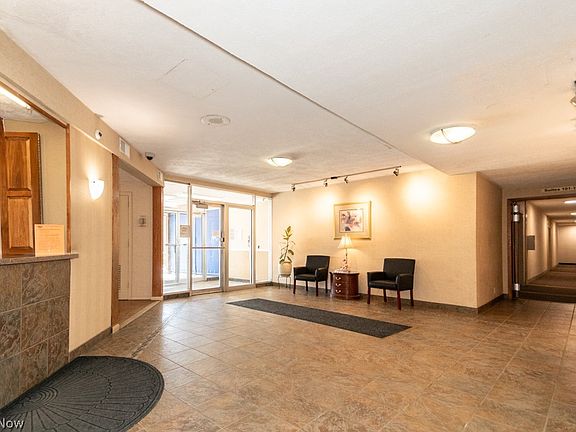 5th image of 11850 Edgewater Dr APT 1002