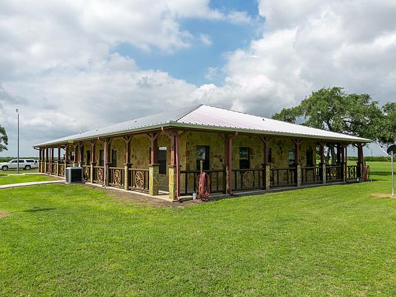 4th image of 3613 Fm 1349