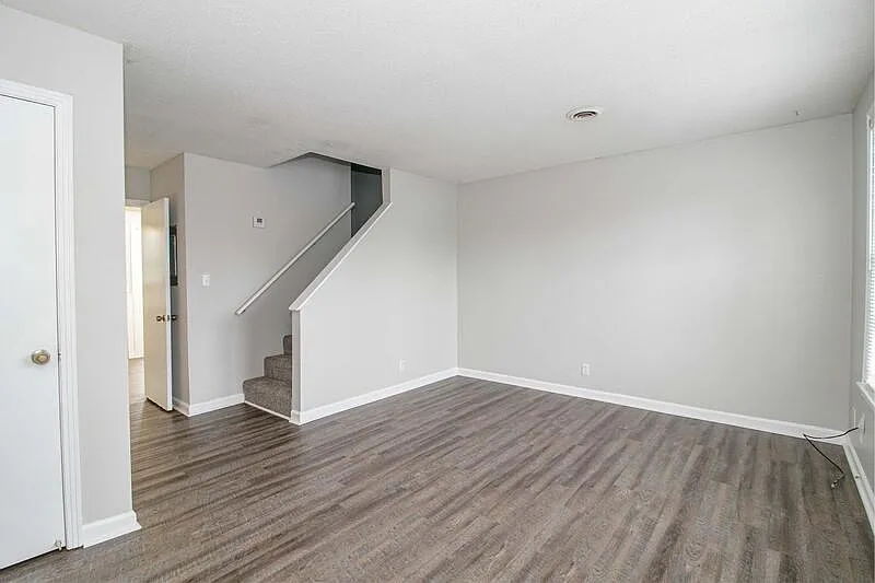 Golfview Place Townhomes — Photo 2