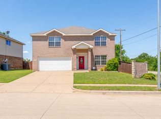 2300 Ash Grove Trl, Fort Worth, TX 76112