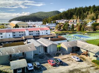1710 Skyline Way APT 202, Anacortes, WA
