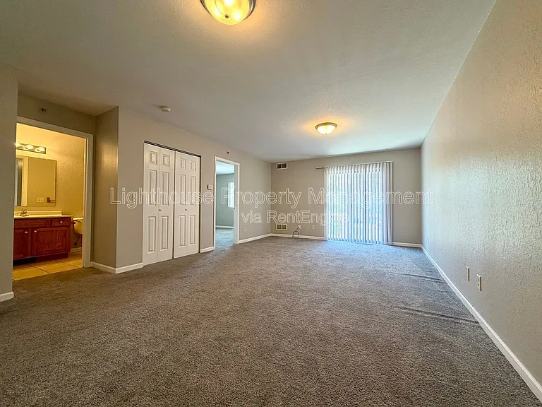 860 Marquette Ave #16 — Photo 8