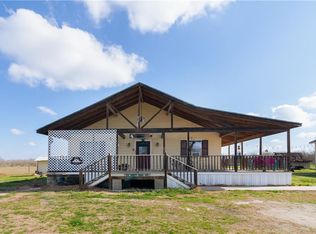 240 Sunset Trl, Luling, TX 78648